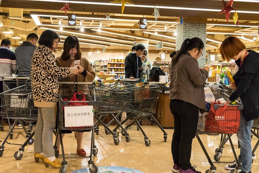 一季度，居民存款暴增，企业也在“屯粮”，真实原因是什么？