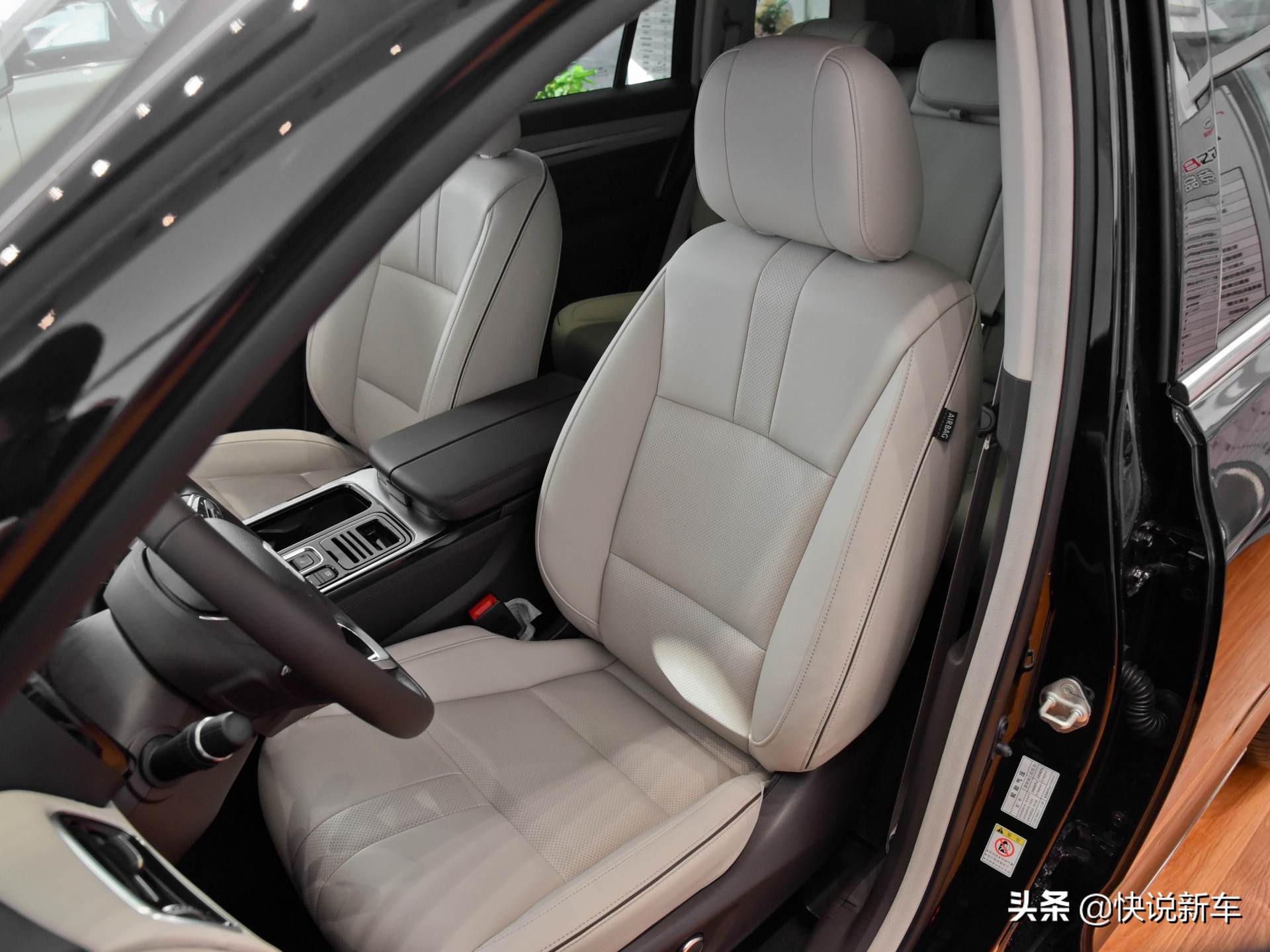 大七座SUV，价格便宜2.0T+6AT，保值率高，带你看广汽传祺GS8