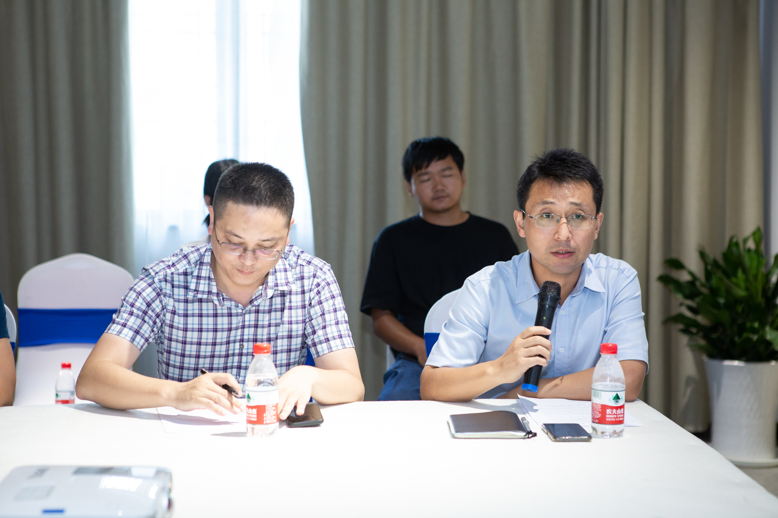 “后疫情时代 共议时尚未来发展”主题论坛在湖州丝绸小镇举行