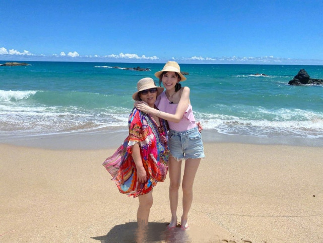 林志穎為岳父慶生，66歲陳爸爸顯年輕，與女兒女婿同框氣場不輸