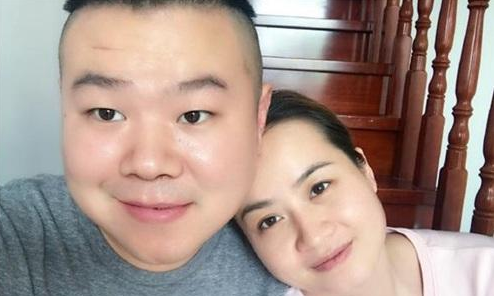 德云社成员秀老婆，本以为岳云鹏老婆够可爱，孙越老婆这么年轻