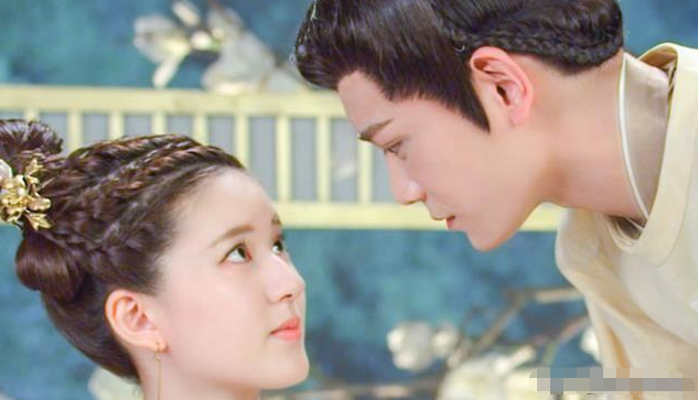 《传闻中的陈芊芊》女配为何变成了女主，韩烁第一集的台词就说了