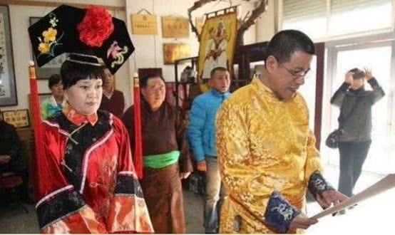 乾隆后人戴着3亿的戒指, 专家要求他上交遭拒,