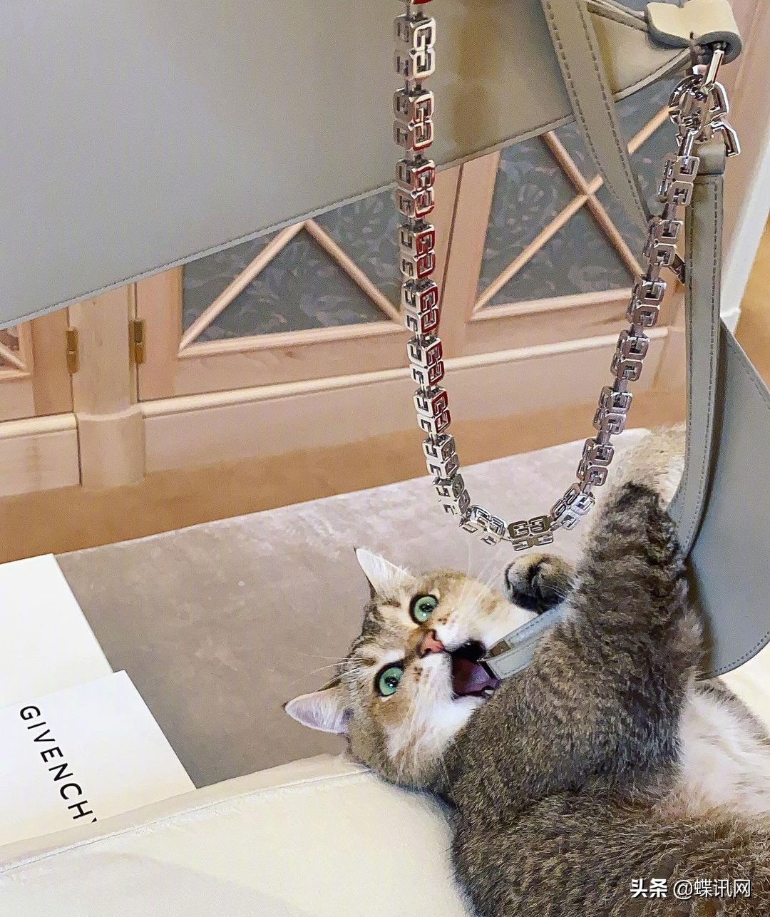 GIVENCHY 2021春夏广告宣传大片