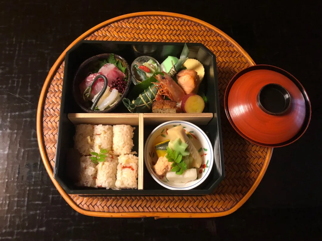 从「出前」、「仕出」到「宅配」，日本外卖经历了怎样的发展？