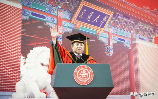 985大学录取线最新排名，一二档次理所当然，重庆大学拉垮了？