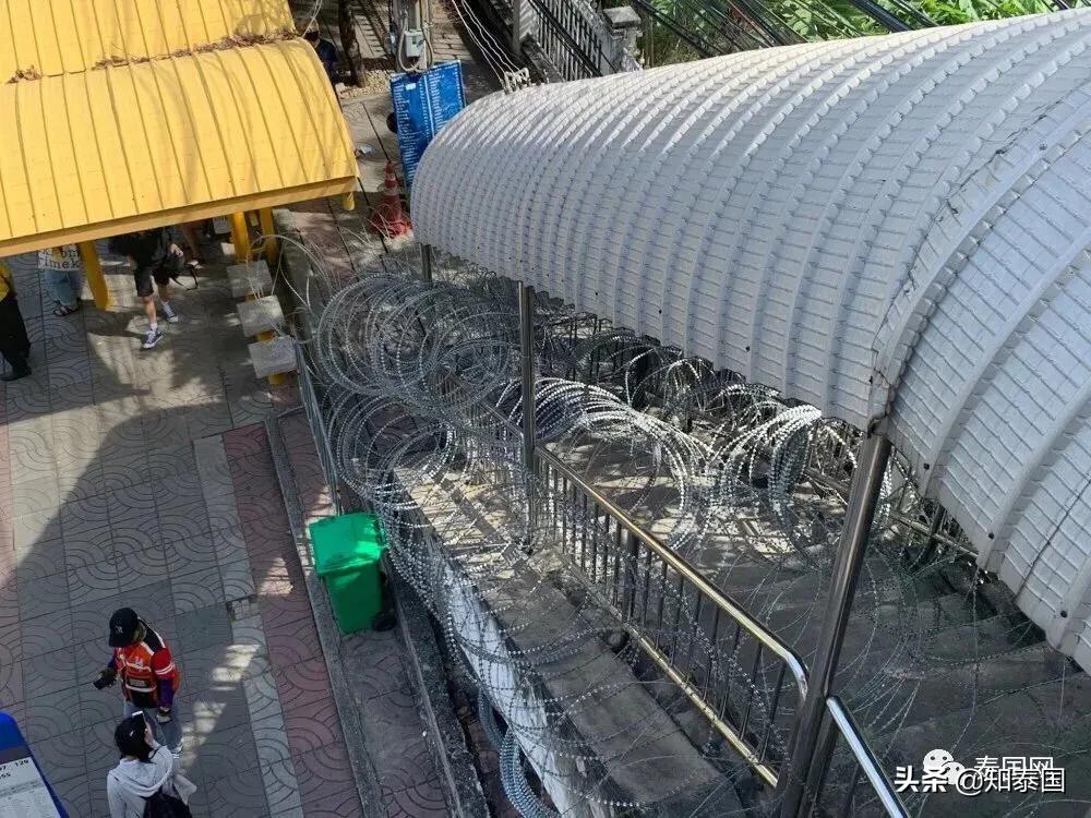 泰國還挺得住嗎？ 遊行大軍直逼十世王皇家護衛隊！