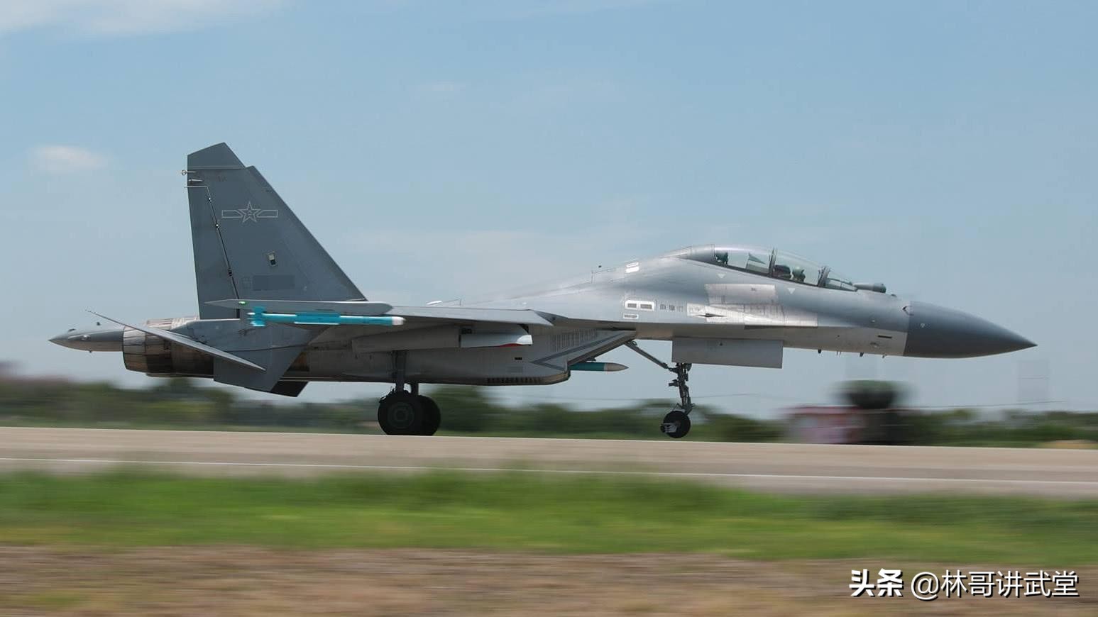 歼-10家族迎来更威猛的兄弟，难道是隐身版歼-