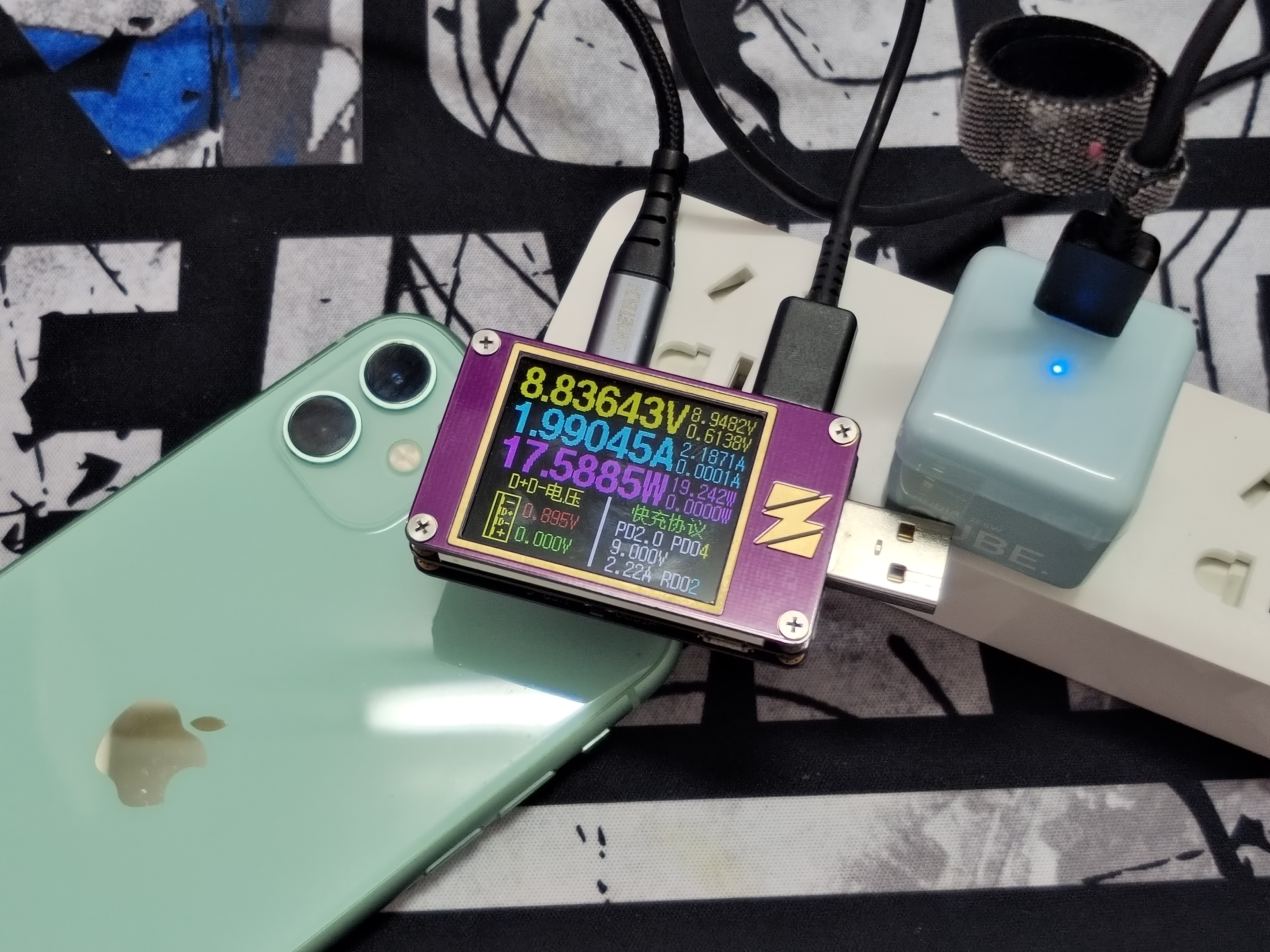 努比亚方糖充电器：颜值与性能并存的出行必备良品