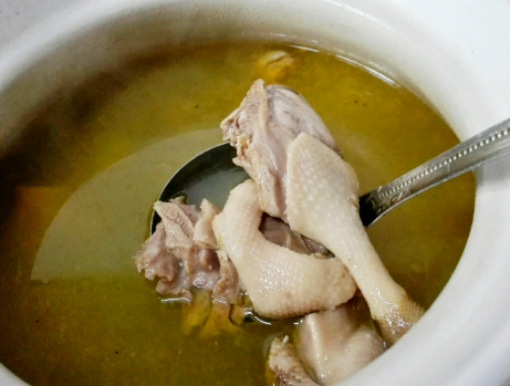 图片[5]-炖鸭汤时别焯水去腥了大厨教我1招技巧鸭肉鲜味足还不腥-起舞食谱网