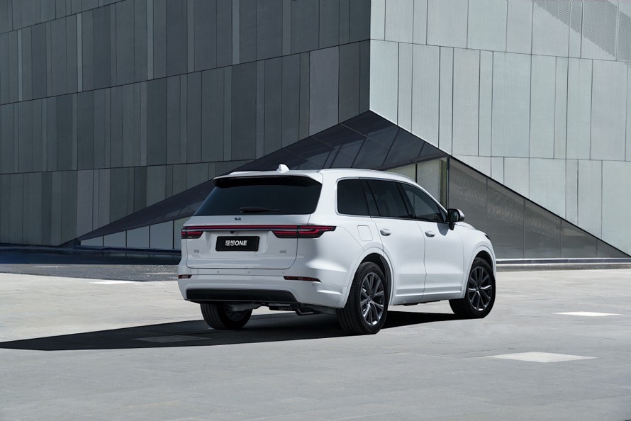 性能级智能电动SUV岚图FREE，能在中大型高端SUV市场分一席之地吗