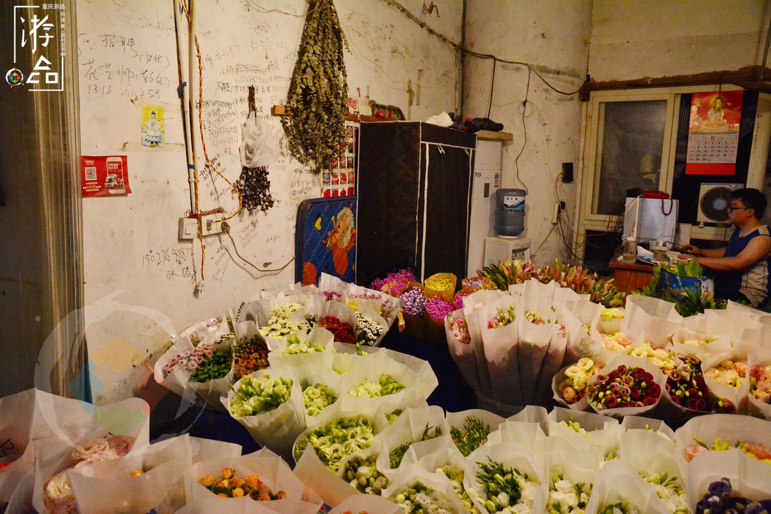 “漂在”重庆码头边的花市：位置偏僻环境差，但价格是主城最低的