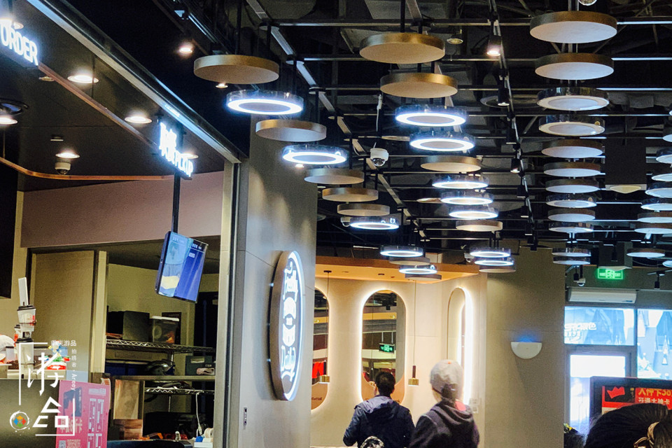 重庆人总是对来福士充满敌意，却不知它的名字里藏着“古渝雄关”