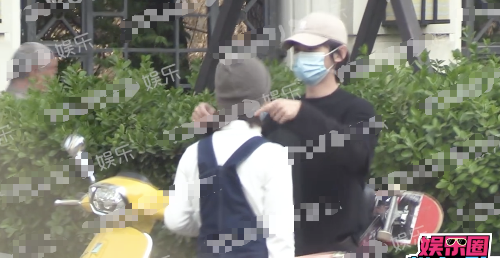 沈月戀情疑曝光，與《小美好》男配孫寧牽手，甜蜜互動像偶像劇