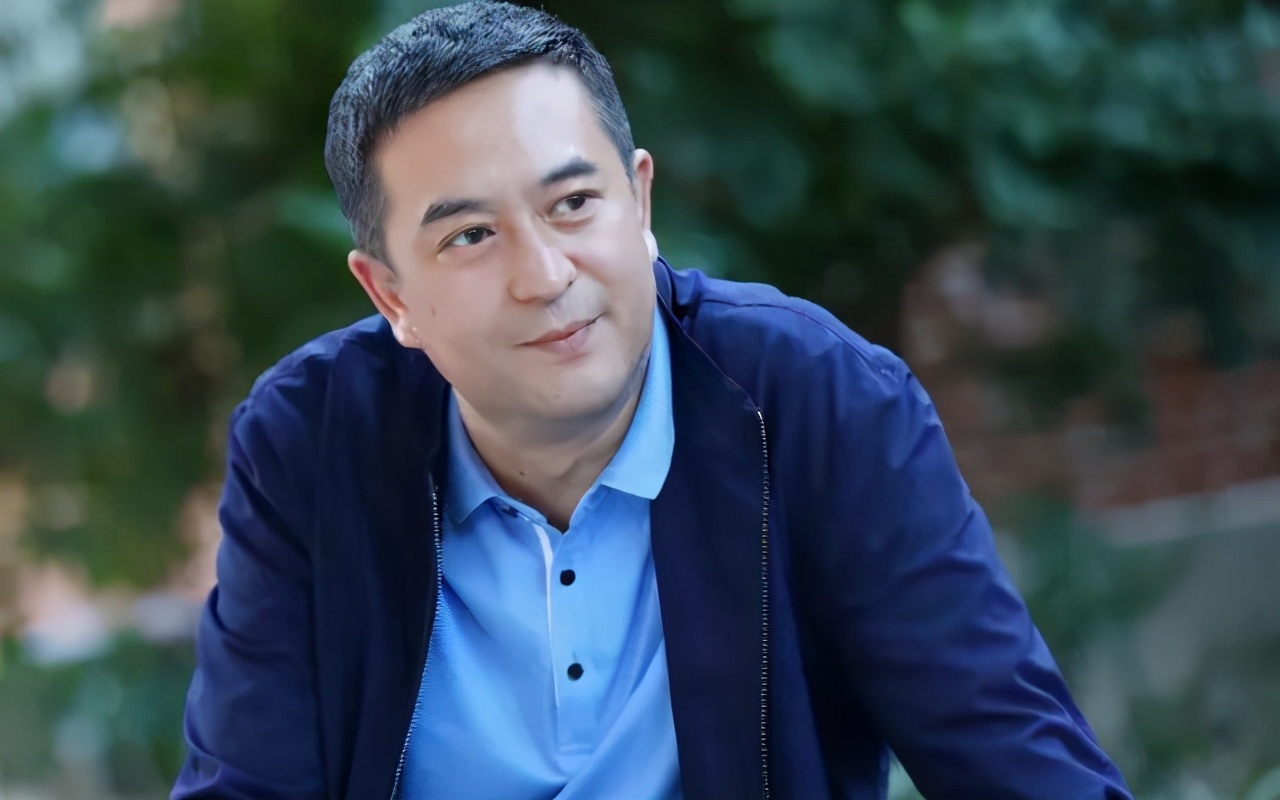 杨怡罗仲谦宣布改名，新名字寓意多子多福，黎姿也曾为生子改名