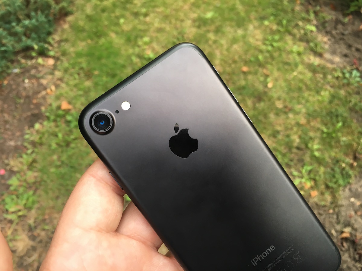 iOS13 128GB，iPhone 7成新手入门机，优势许多 ，缺陷也显著