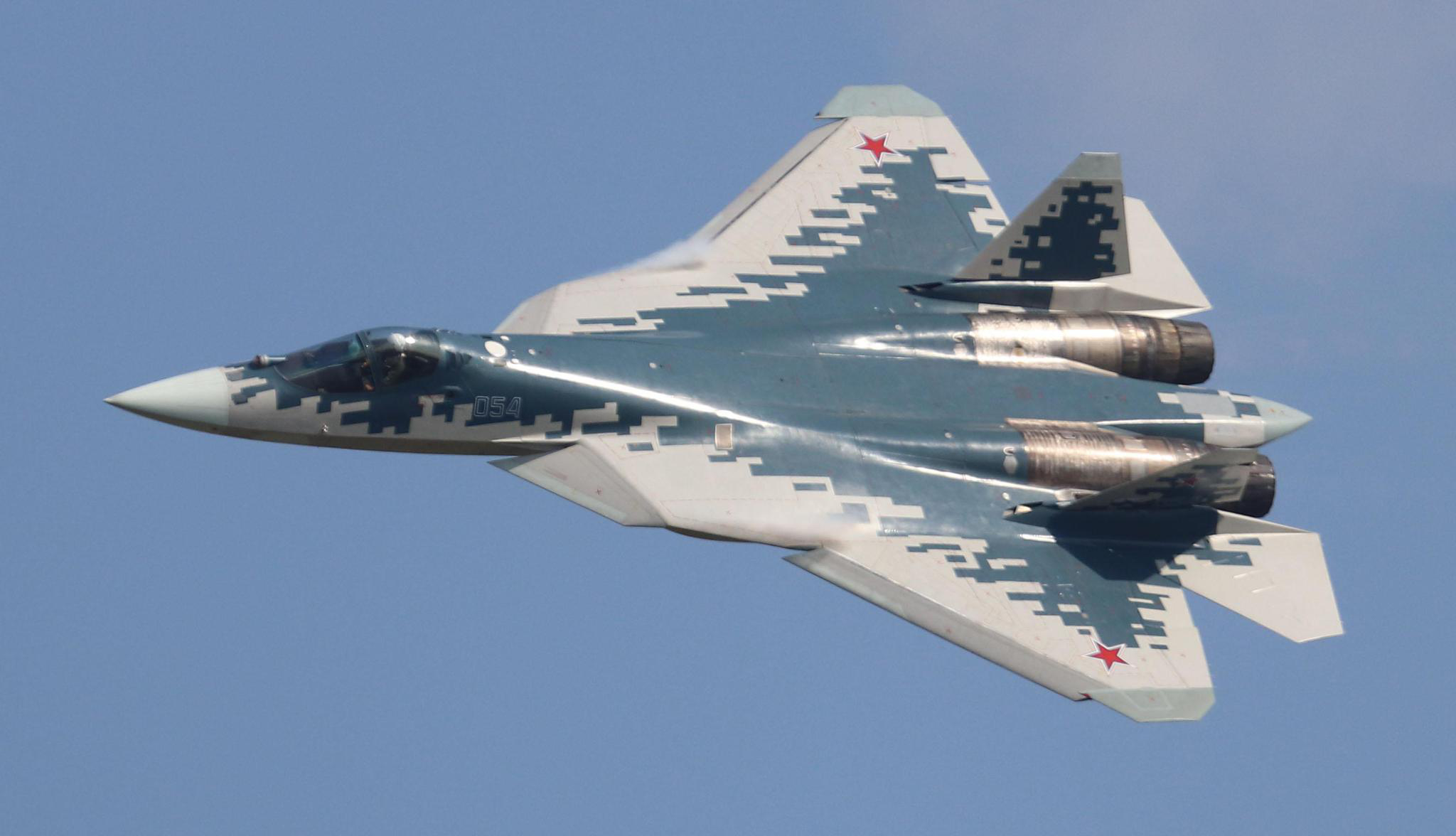 歼20、F22、F35和苏57决战“紫禁之巅”，谁更胜一
