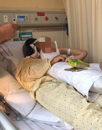 让人心痛!继父连砍4刀，女孩面临高位截瘫：孩子