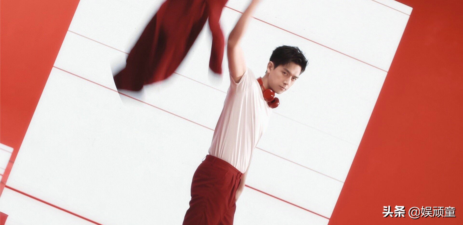 李现寸头造型太帅气，但得知他剪寸头的原因后