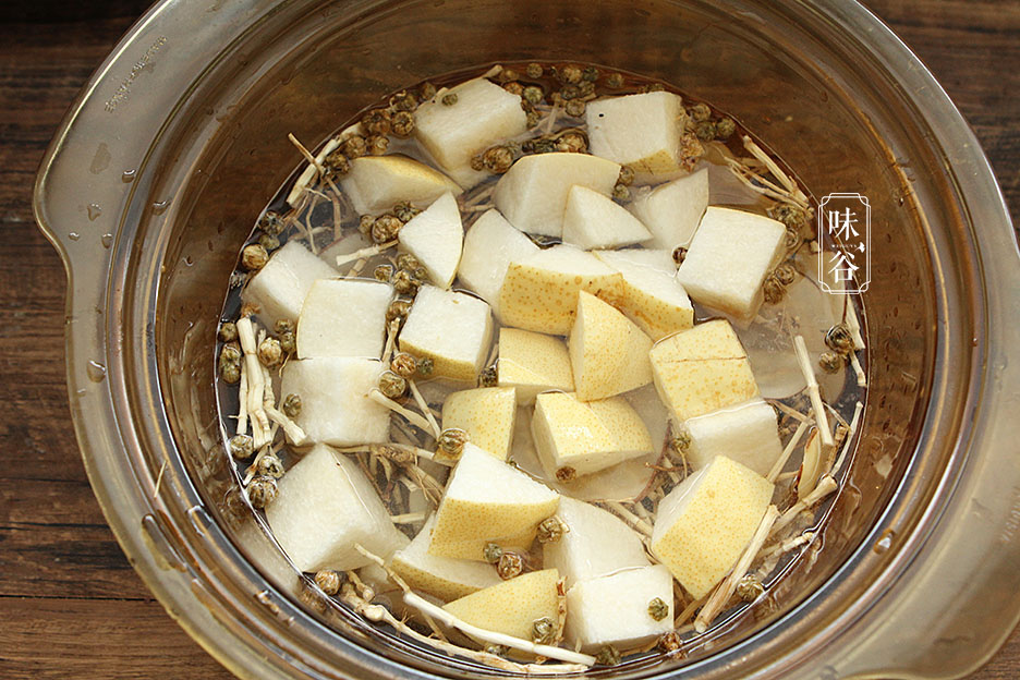 天热，就爱吃这甜品，煮一煮，冻一冻，嫩滑可口，清热去火真好喝