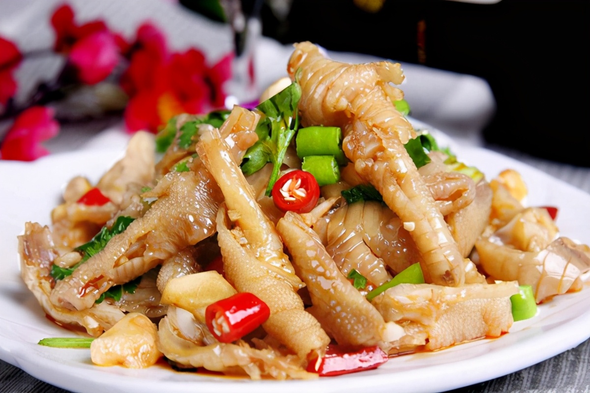 Dish of the eve of the lunar New Year -- the cate of small hot, acerbity bright -- lemon does not have bone phoenix claw