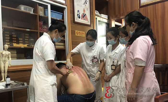 南宁市中医医院：虎符铜砭刮痧助健康扶贫 提供多样化中医药服务