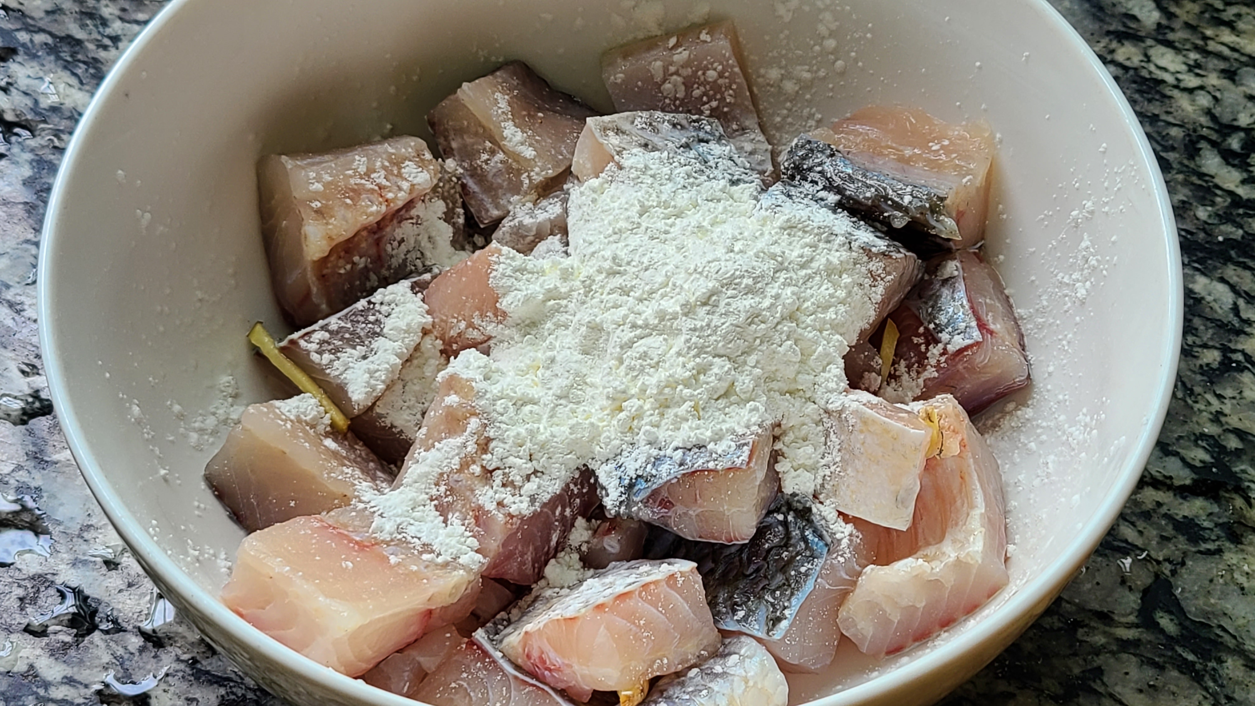 家常版的糖醋鱼块，酸甜开胃又好吃，这一道家常菜，全家都喜欢