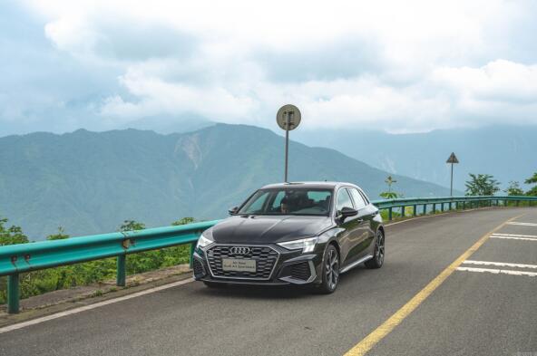 开着A3 sportback，朝拜“成都秋名山二号”