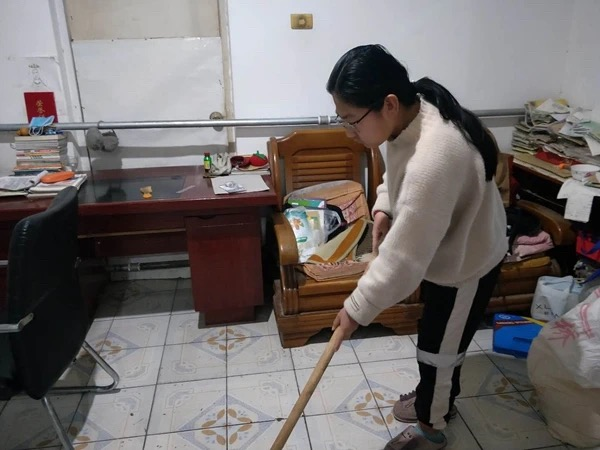 5万人给身世悲惨的女孩投票：不只是同情，大家