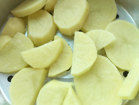 图片[2]-夏天 土豆正当时 补充维C是苹果的8倍 一蒸一拌一煎 酥脆好吃-起舞食谱网