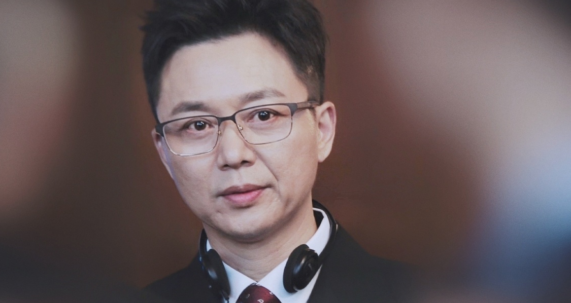 张国立陈凯歌都没把儿子捧红，而他的儿子曾默默无闻，如今爆红