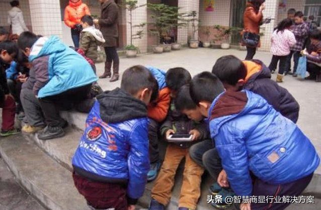 教育部：中小學(xué)生不允許帶手機入校，必須加強家校溝通