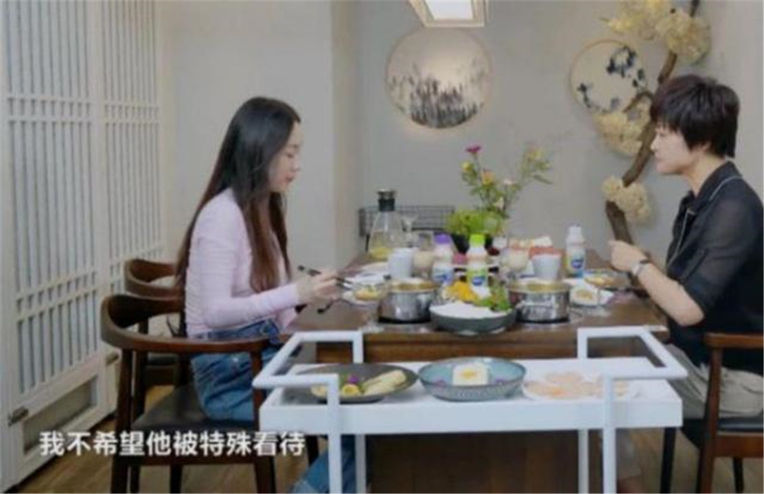 嗯哼被同學欺負找媽媽哭訴，霍思燕的做法獲點贊：管教得真好