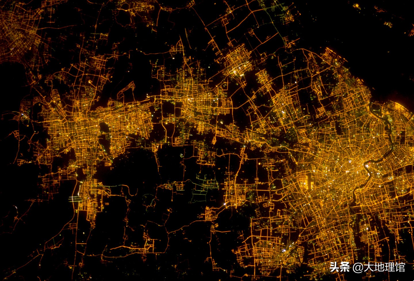 亚特兰大地图(比较全球重要大都市夜间灯光图)