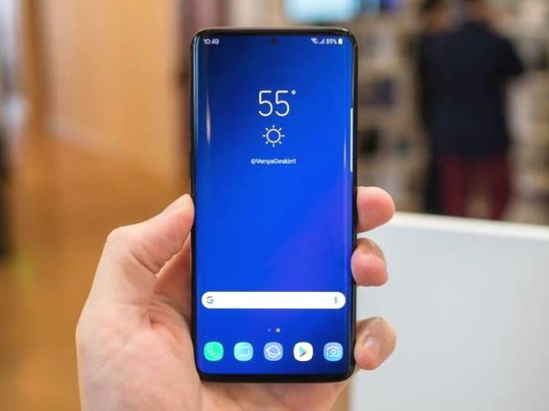 三星Galaxy S10外型图曝出 屏下摄像头 骁龙处理器8150