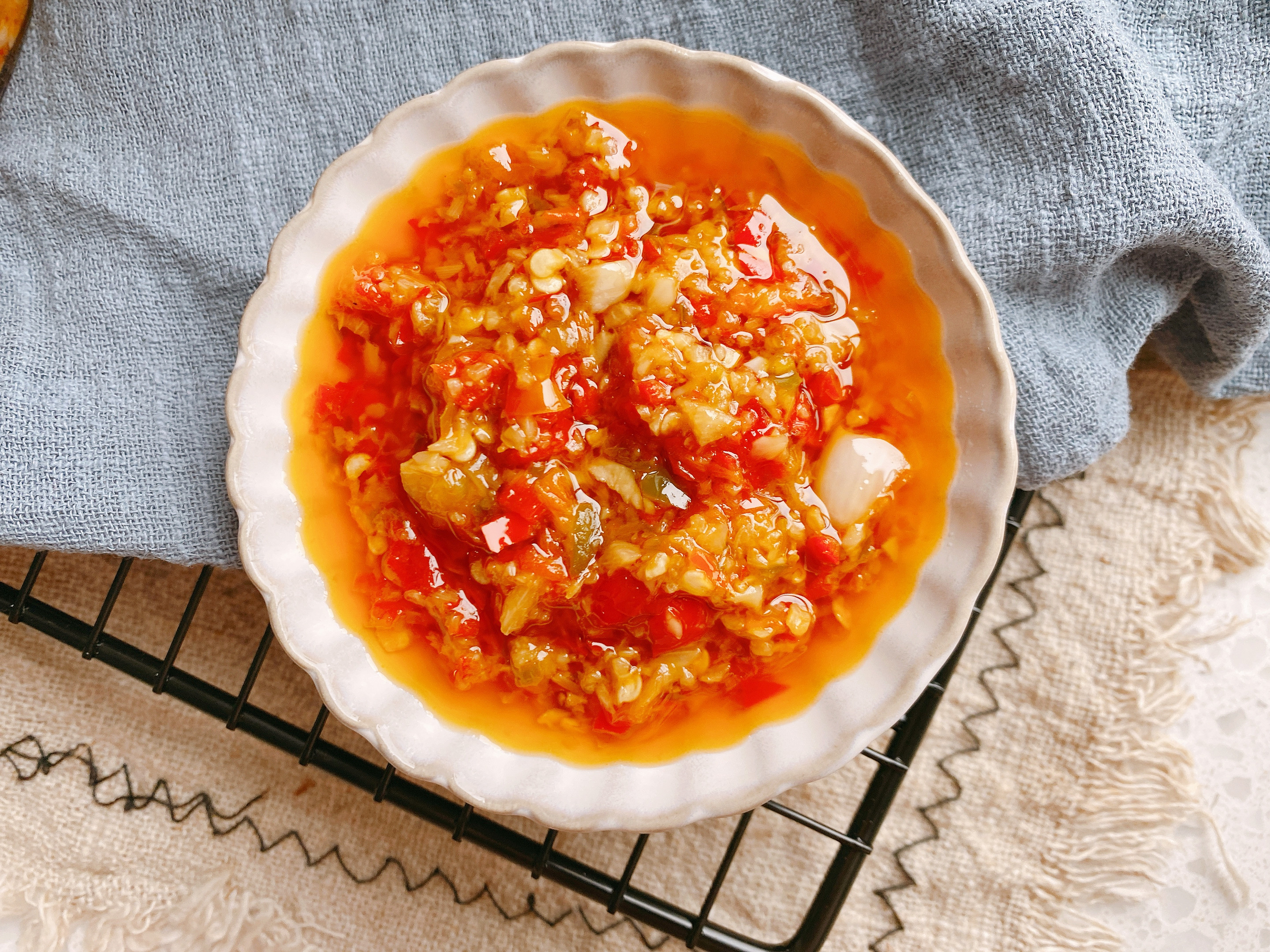 自製蒜蓉辣椒醬，掌握3點，不長白花耐保存，蒜香濃郁拌啥都香