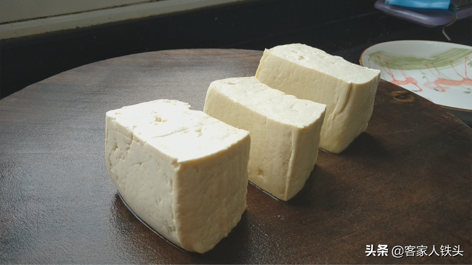 以后待客豆腐就这样做，3块豆腐1勺酱，出锅真香，比肉还受欢迎