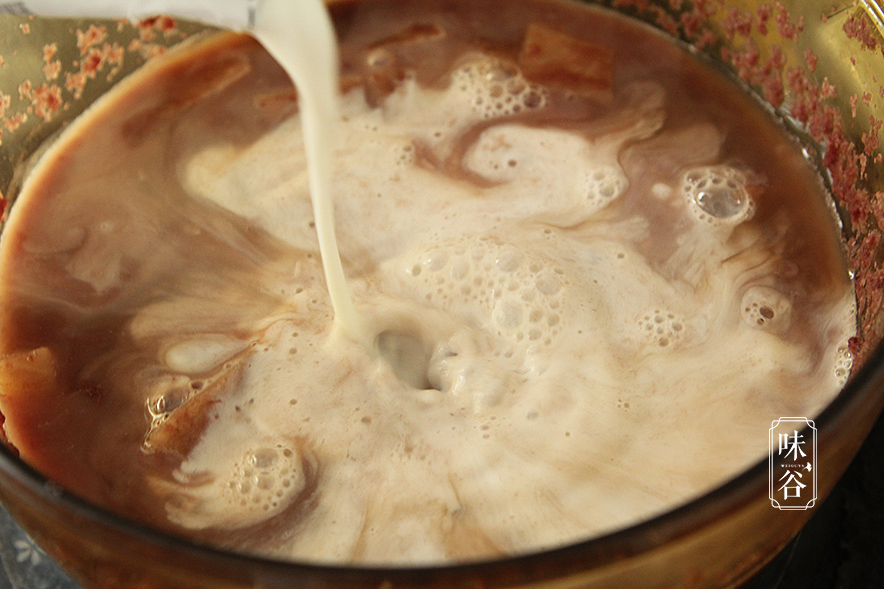 立秋将至，别错过吃芋头，加红豆炖一炖，香甜软糯又营养