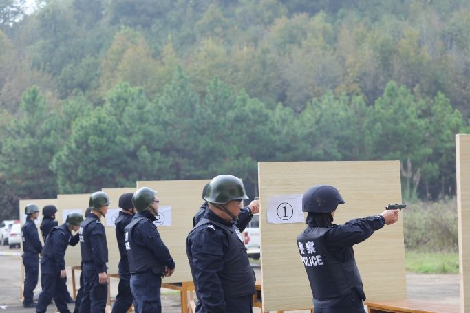 麻城铁路公安处组织开展实战大练兵射击打靶训练