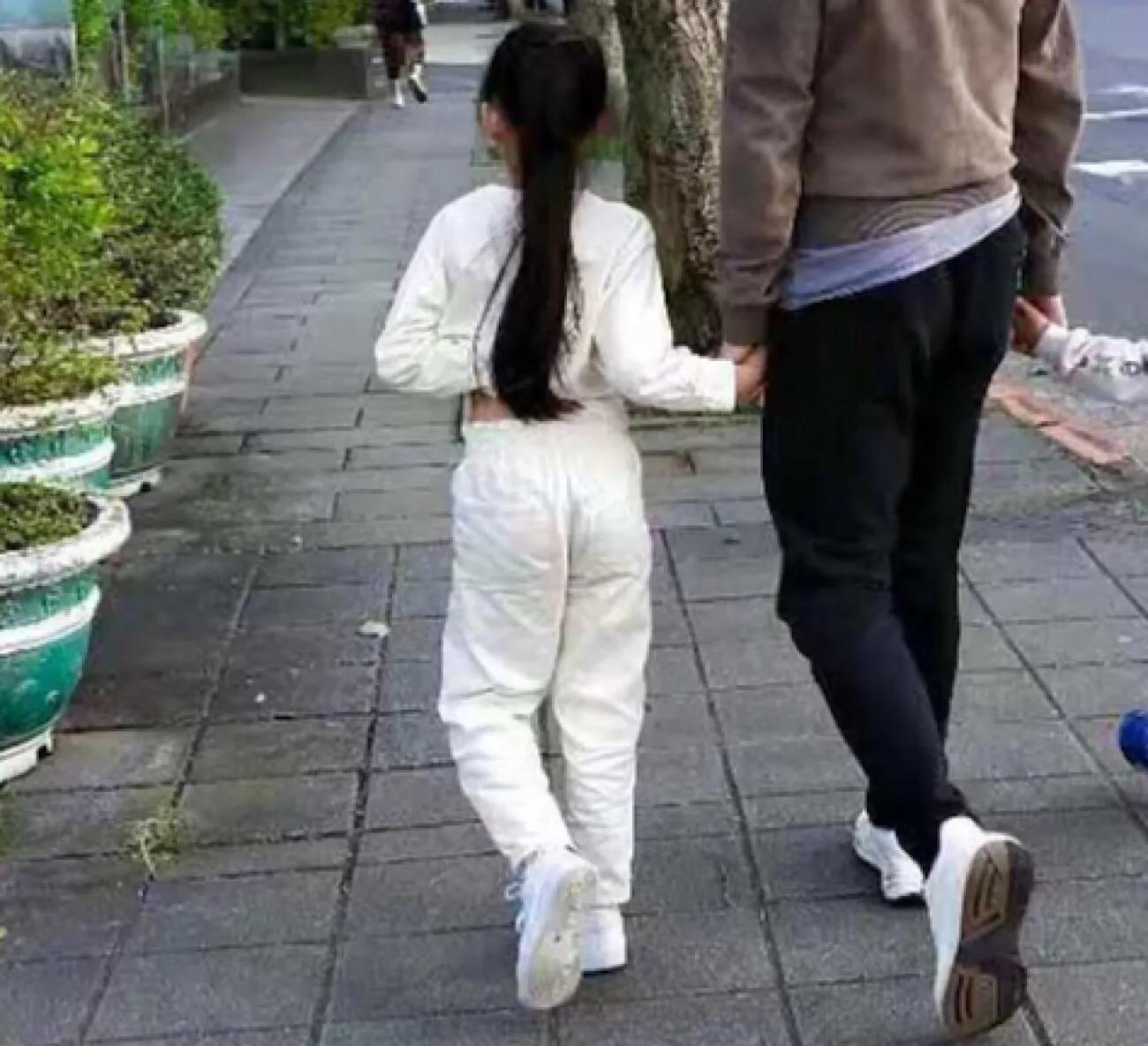 汪小菲出關和家人團聚，手牽一雙兒女超幸福，6歲玥兒苗條高挑