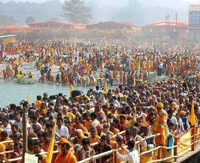 白宫焦头烂额之际！印度突然重拳出击，全面禁