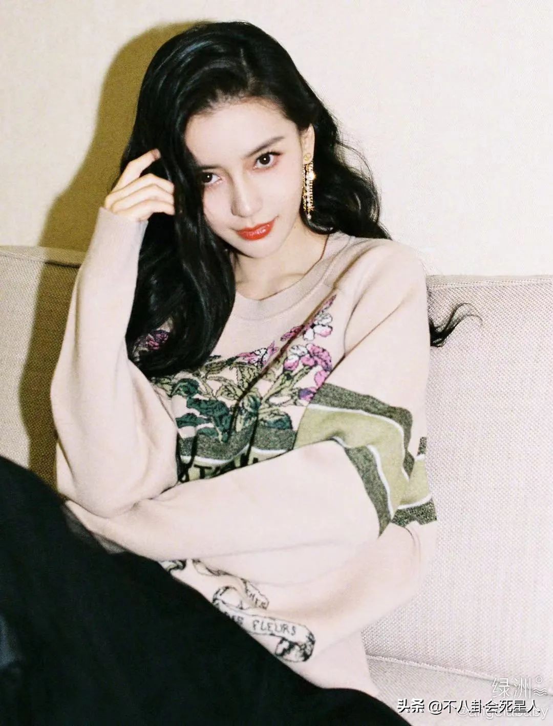 人民日报点名阿迪达斯辱华，杨幂杨颖等13位代言