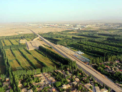 和田地区七县一市名字的来历和建县时间