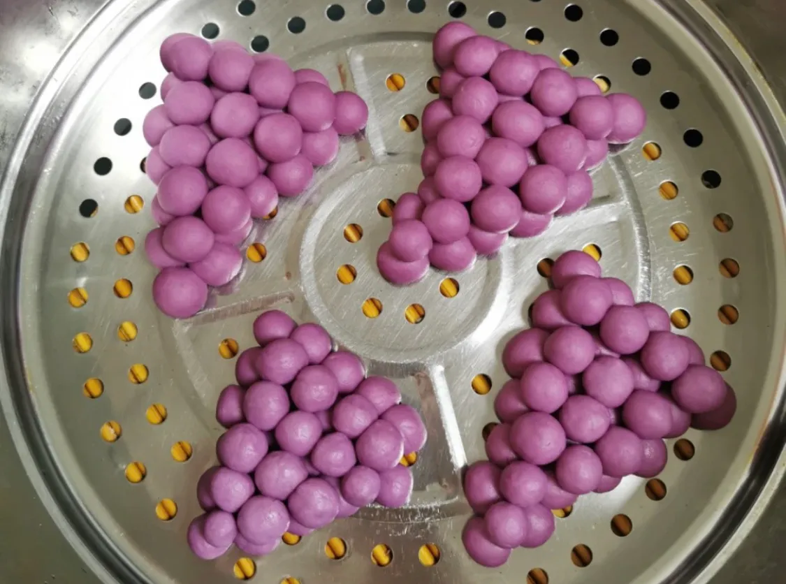 孩子们最爱的葡萄牛奶馒头 美食做法 第5张 孩子们最爱的葡萄牛奶馒头 美食做法 第5张