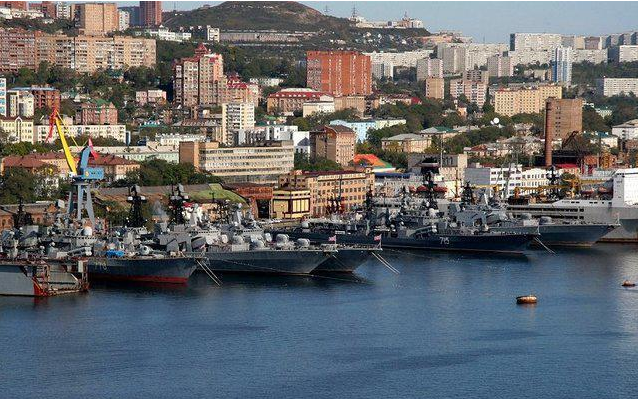 被欺负到家门口了！美轰炸机飞越俄战略核潜艇