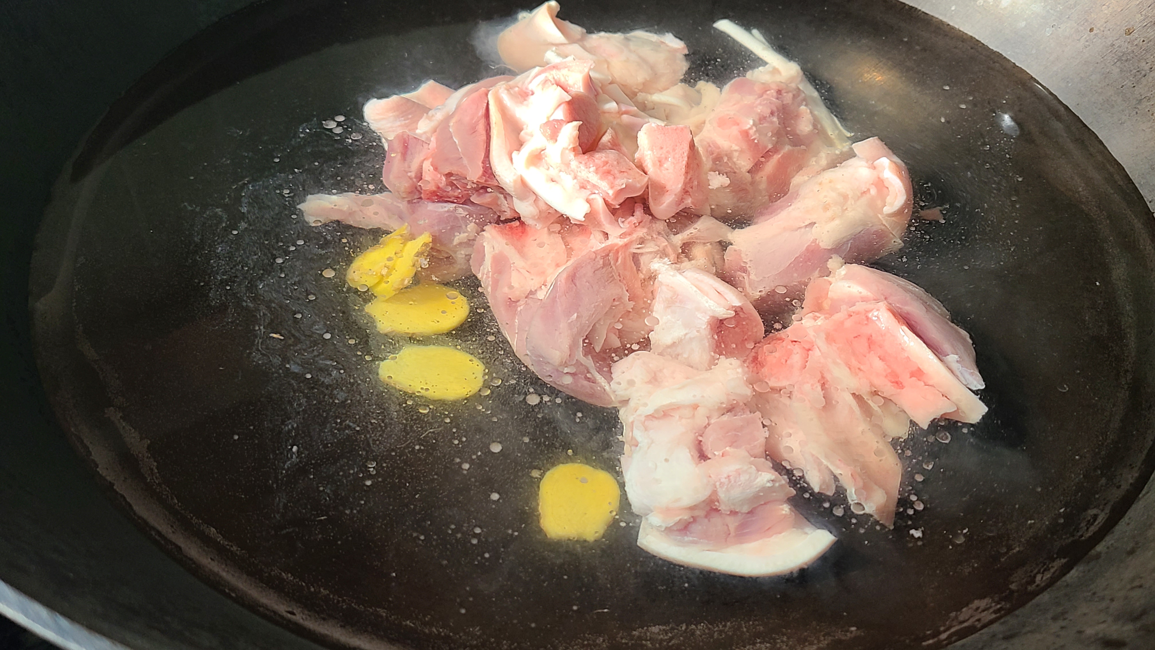 豬腳這個吃法太香了，很好吃的一道美食，簡單家常又下飯