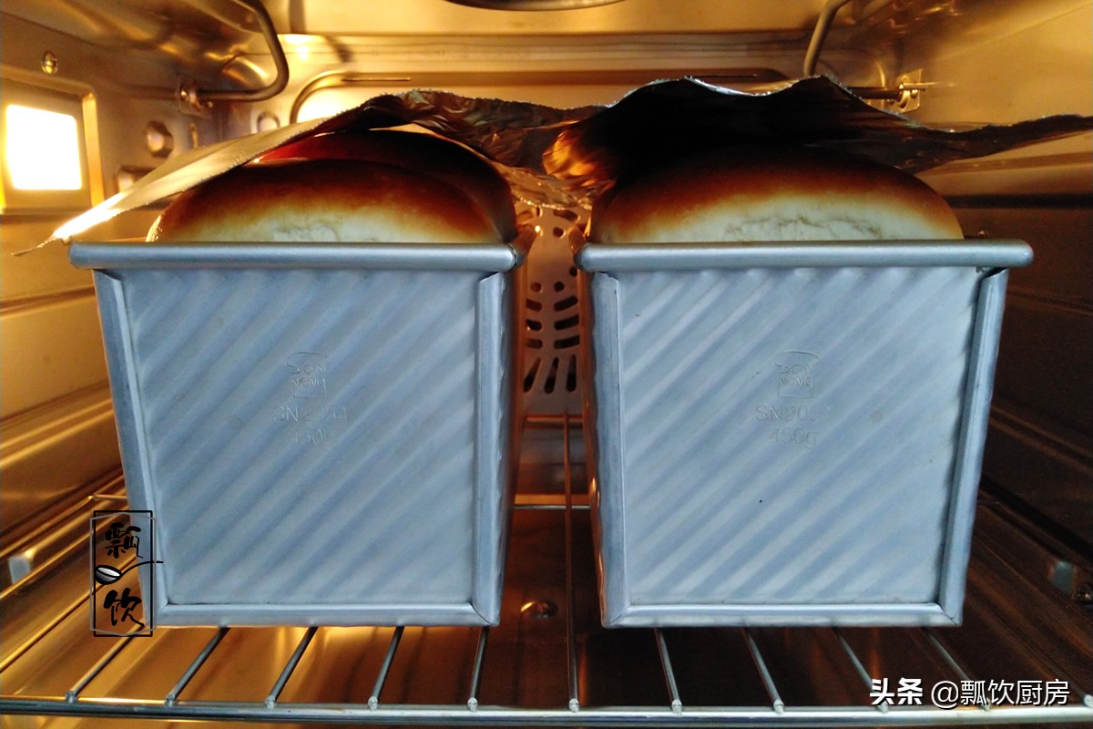 做面包，别只加牛奶鸡蛋，多加这两料，面包又软又香，太好吃了