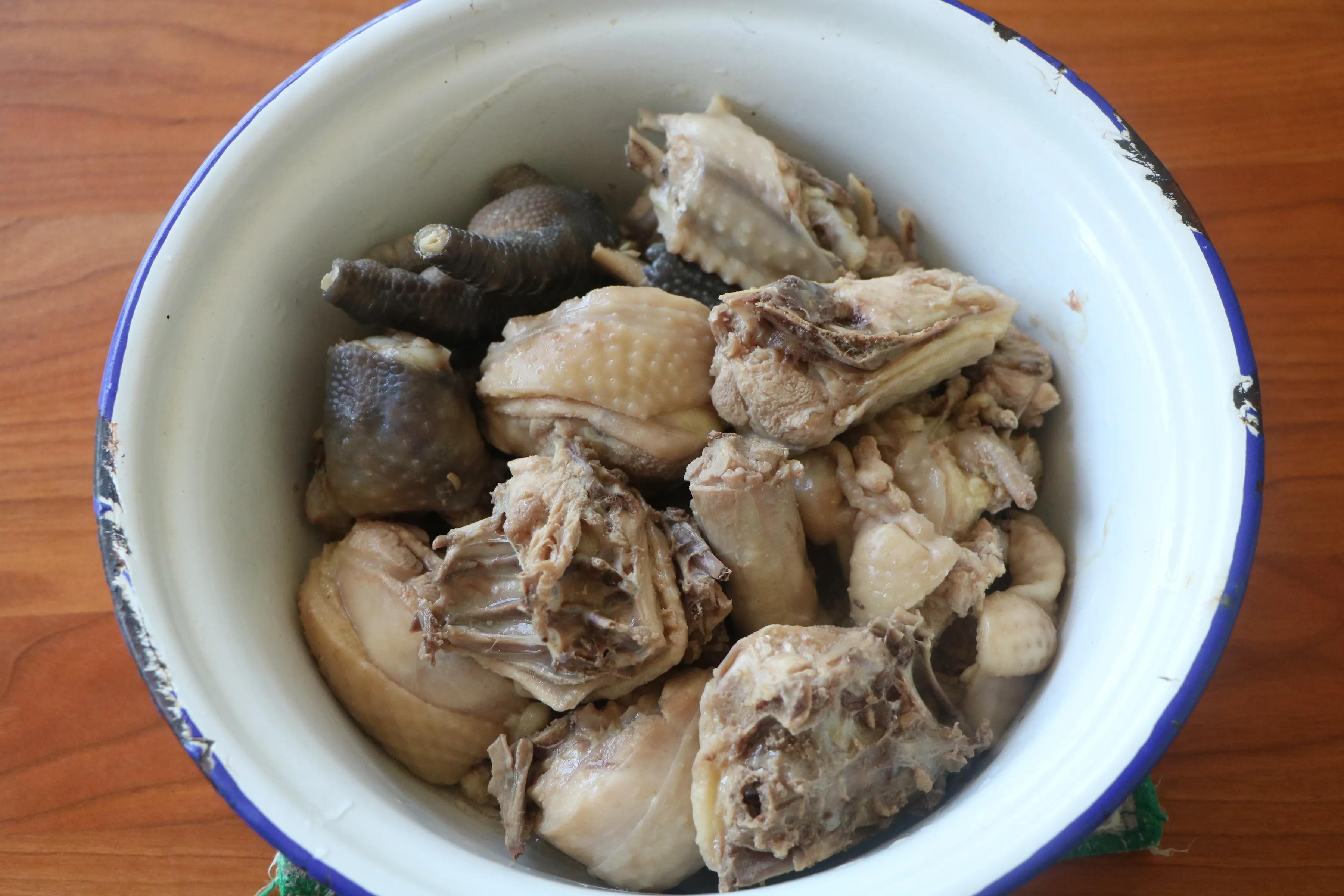 夏天没食欲，赶紧试试这道菜，汤汁鲜美，有菜有肉，味道好极了