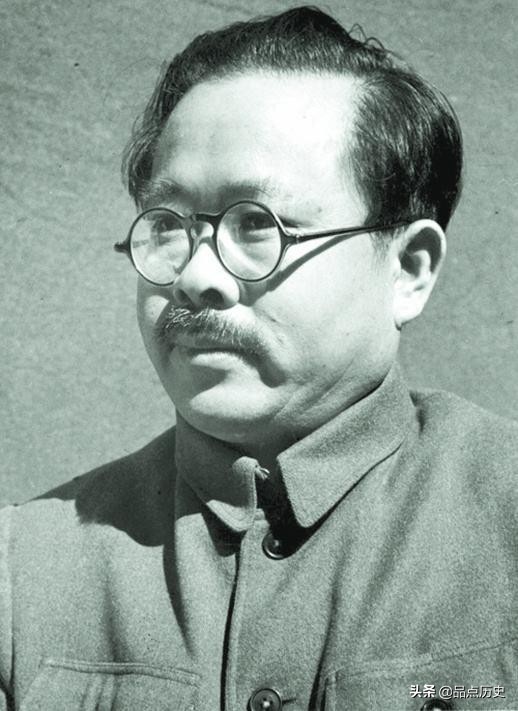 前有大河，后有追兵，周恩来焦急万分，毛泽东淡定说道：拿烟来