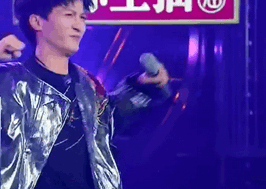 那英、高晓松不惜动用各种资源捧他，周深凭什么一生尽遇贵人？